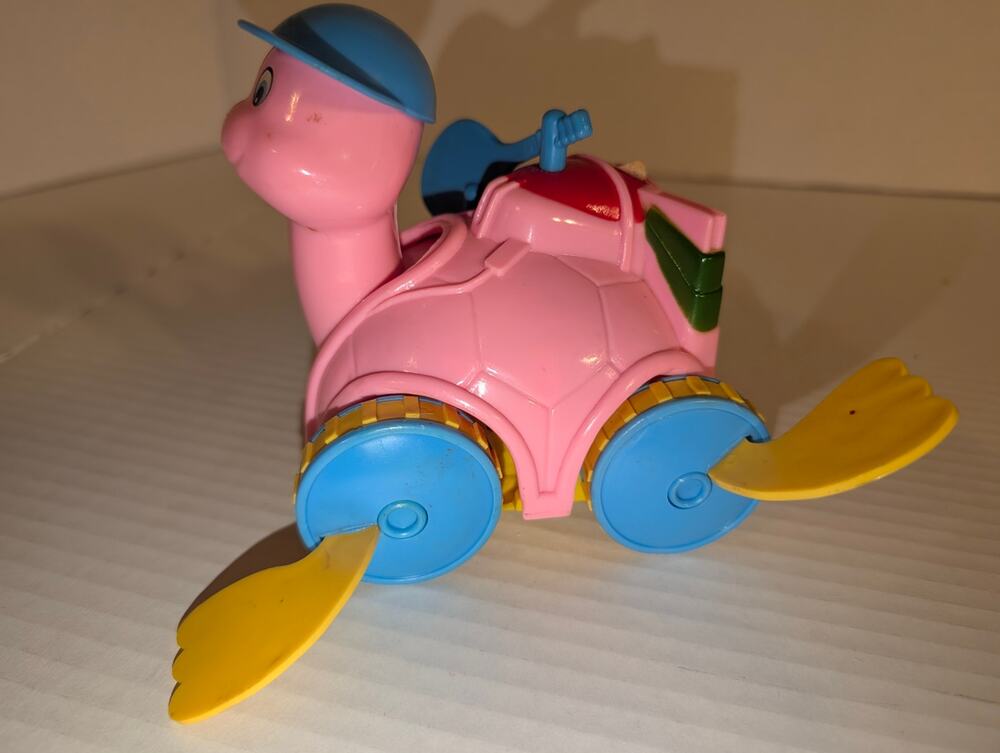 Rare Vintage Walking Turtle Battery Operated Flapping Legs Wall Walks Works